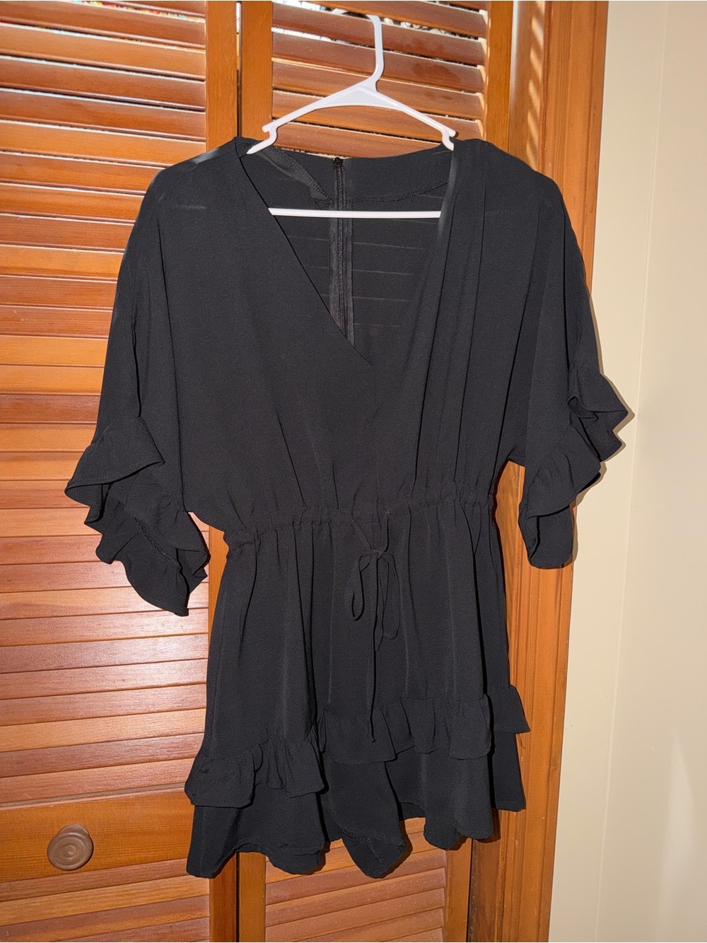 Women's Black Ruffle Tiered V-Neck Dress